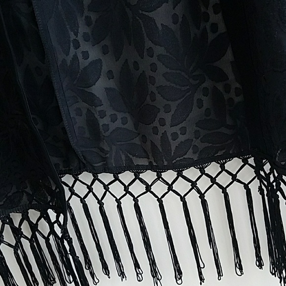 Cape - Picture 4 of 8